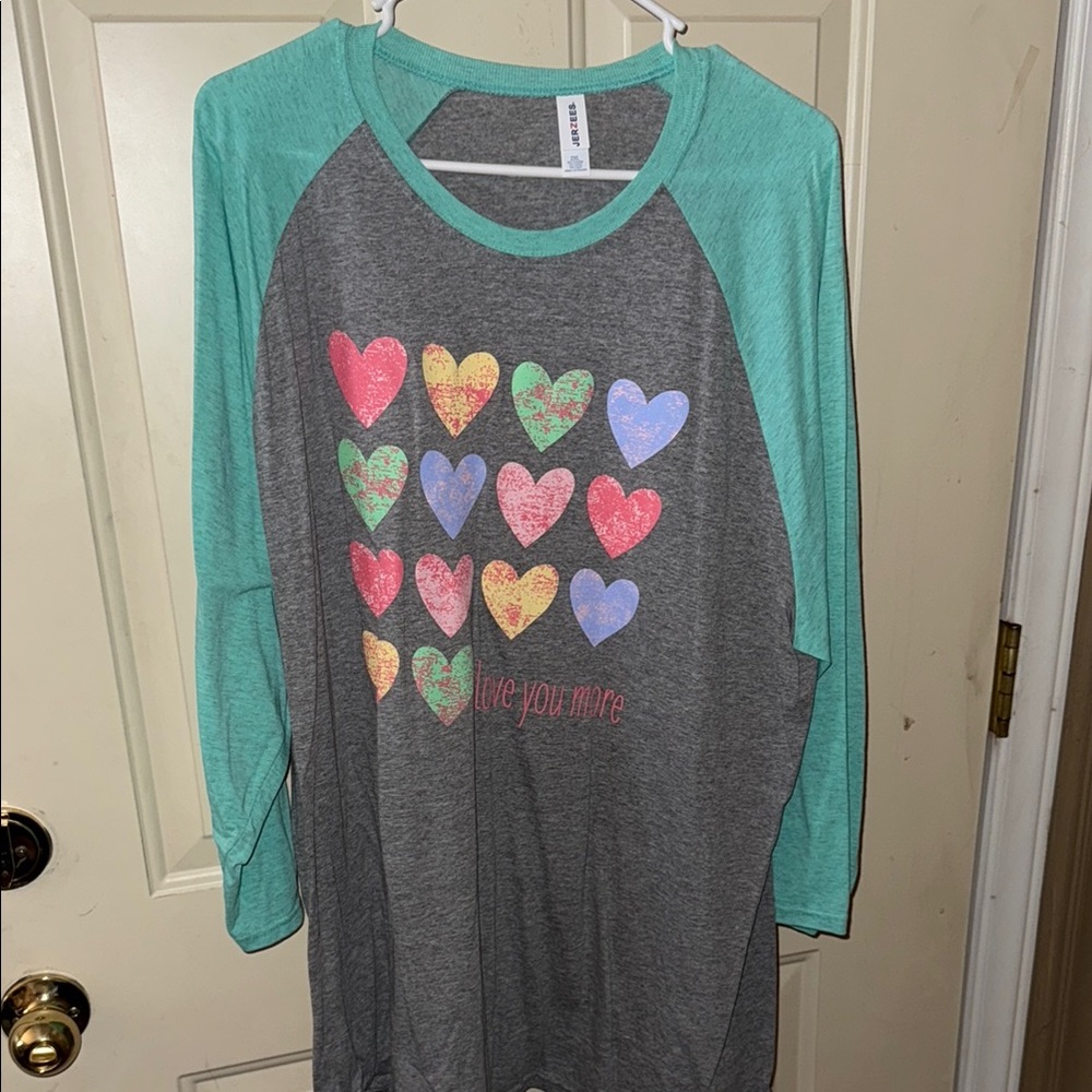 Heart Print Raglan Shirt - Gray and Green